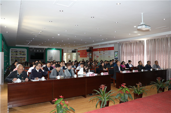 西藏阜康醫(yī)療黨委積極開(kāi)展“不忘初心、牢記使命”主題教育和“不忘合作初心，繼續(xù)攜手前進(jìn)”主題教育